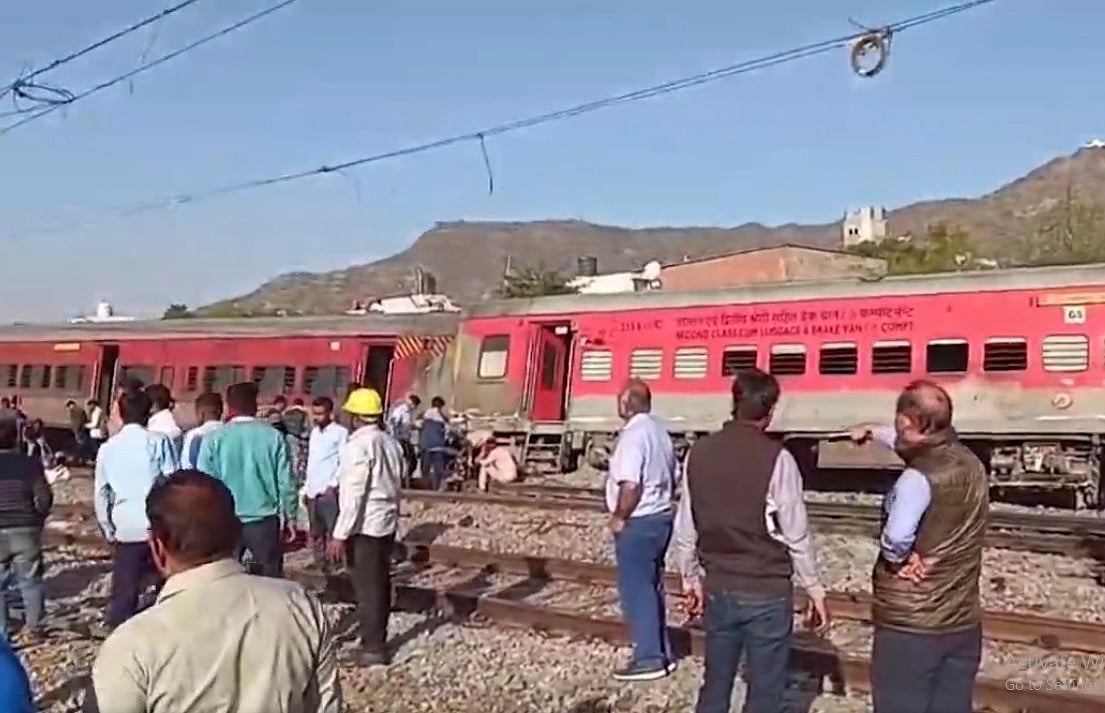 PTI : Sabarmati-Agra superfast train derails in Rajasthan |