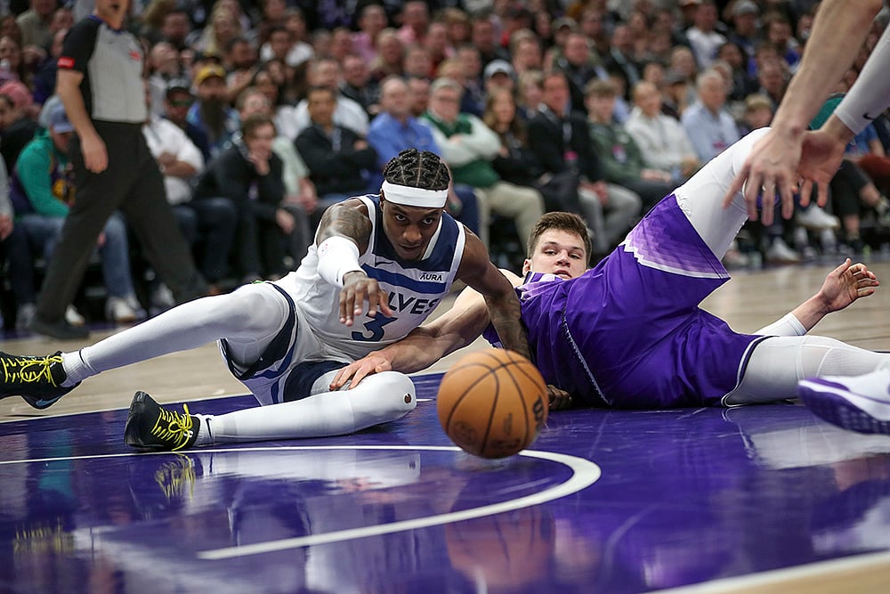 | Photo: AP/Adam Fondren : NBA 2023-24: Minnesota Timberwolves vs Utah Jazz