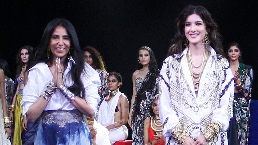 Instagram : Anamika Khanna and Shanaya Kapoor 