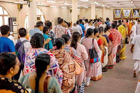 Last respects to Swami Smaranananda