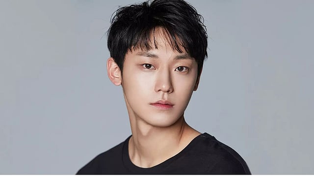 Lee Do-hyun Shares His Experience Of Working On His Silver Screen Debut With 'Exhuma'