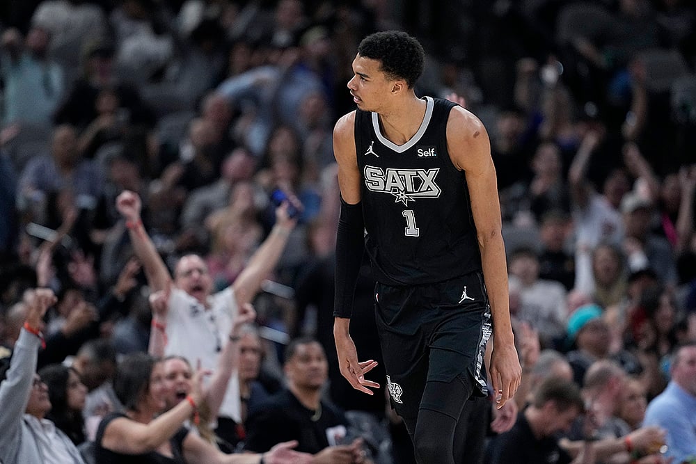 | Photo: AP/Eric Gay : NBA 2023-24: San Antonio Spurs vs Indiana Pacers