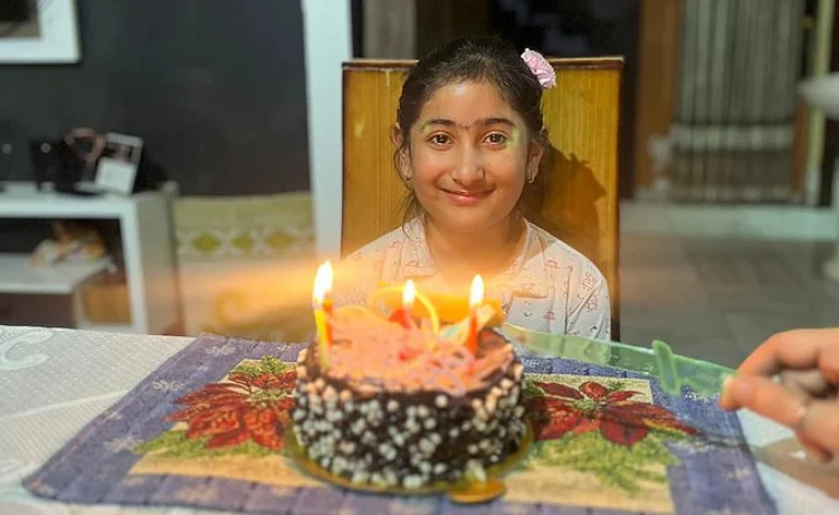 10-year-old Manvi died after eating cake ordered online on her birthday | - X/@PCSurverysIndia