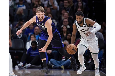 NBA 2023-24: Sacramento Kings vs Milwaukee Bucks
