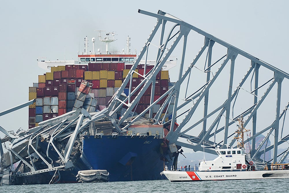 | Photo: AP/Steve Helber : Maryland Bridge Collapse