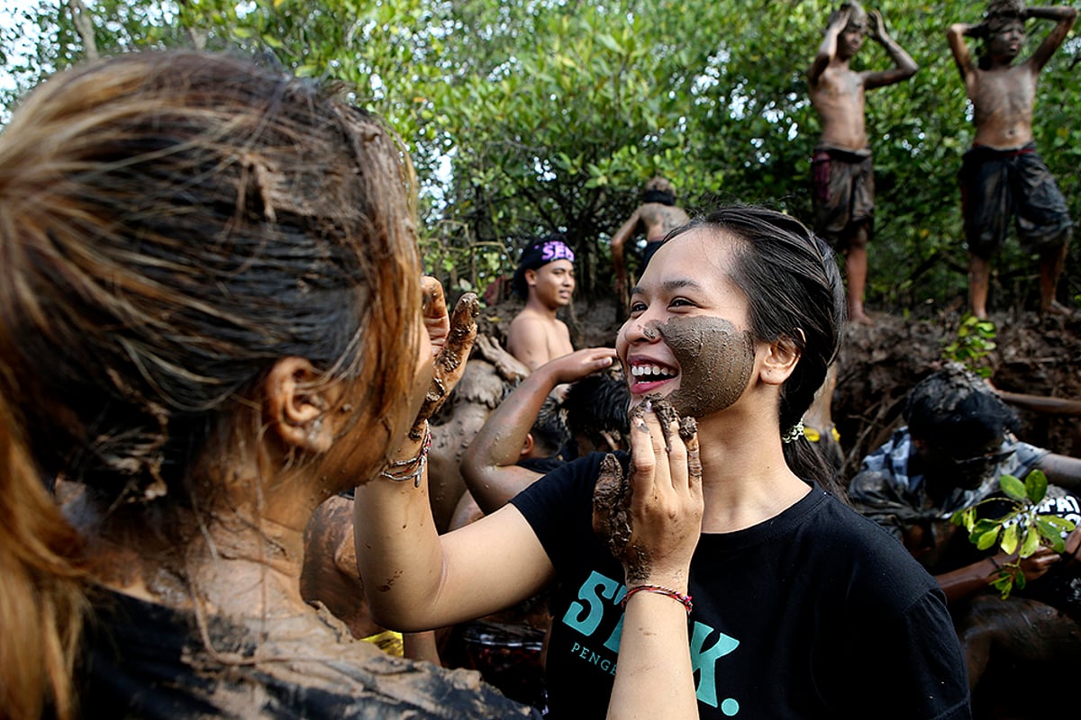 In Pics: Balinese Hindu New Year Celebrations In Indonesia