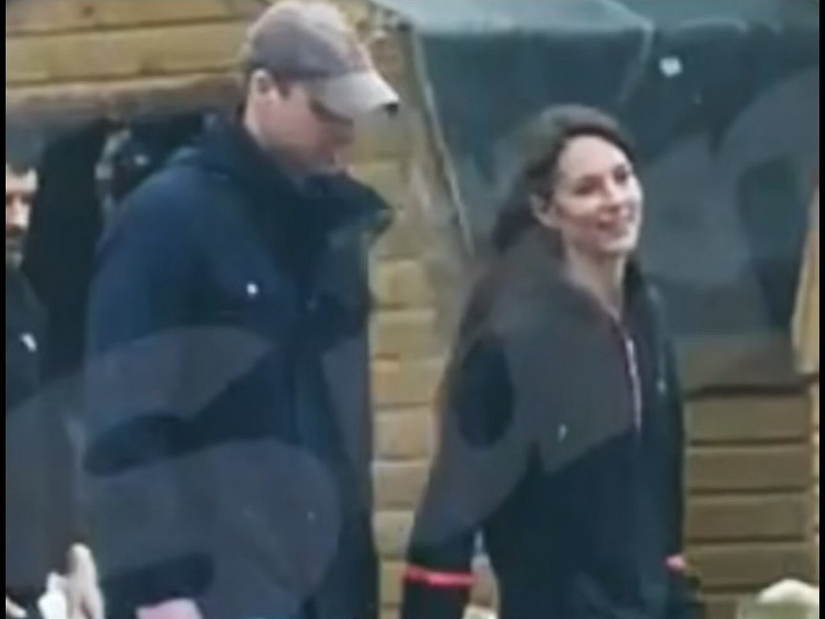 thesun.co.uk : According to the thesun.co.uk, the photo is of Kate Middleton strolling through the car park at a farm shop.