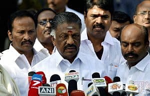 PTI : O Panneerselvam and Dhinakaran held late night seat-sharing talks with the BJP
