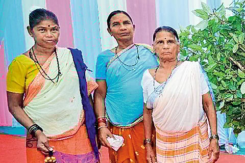 Dhavleri women at the Gadag-Gosai wedding