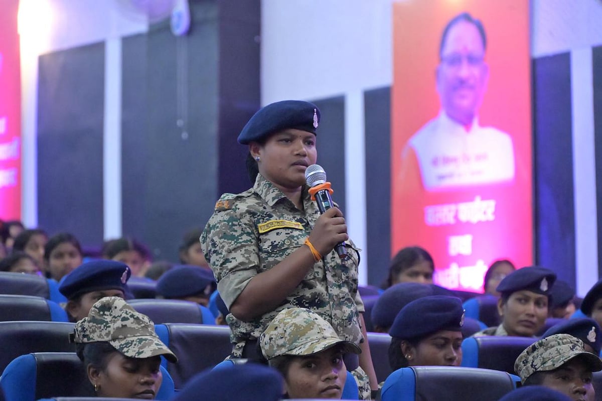 Chhattisgarh CM Applauds Courageous Woman's Fight Against Naxals And Emphasizes The Power Of Women's Education - null