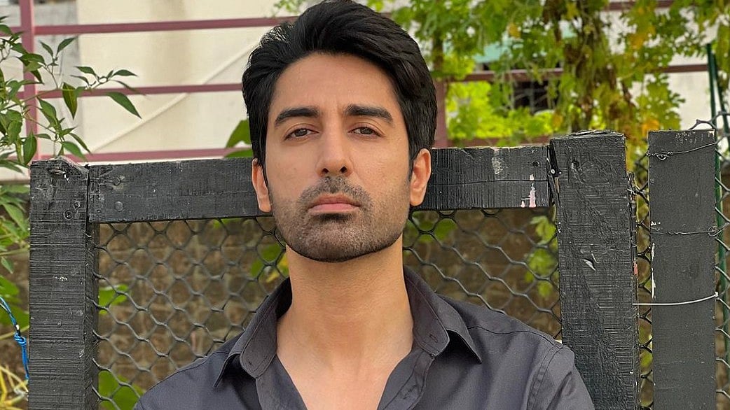 Instagram : Ishaan Manhas