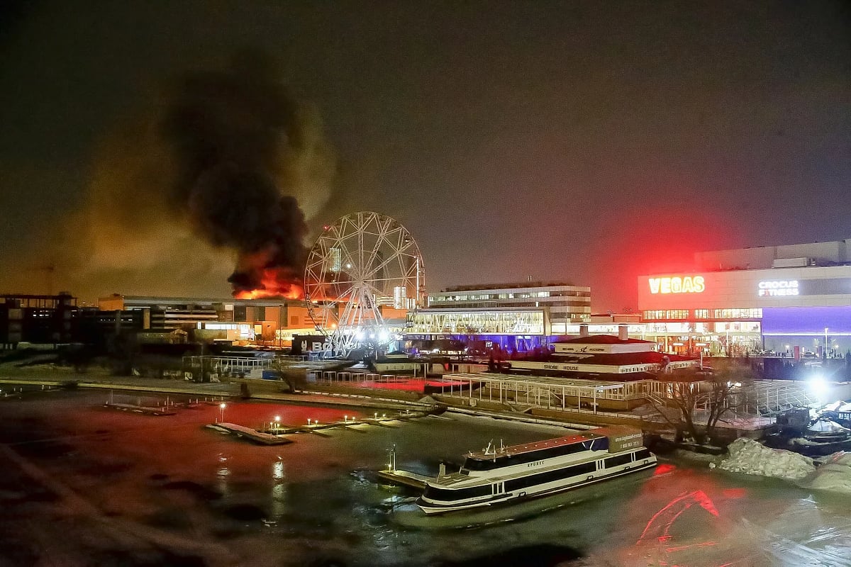 AP : A massive blaze is seen over the Crocus City Hall near Moscow |
