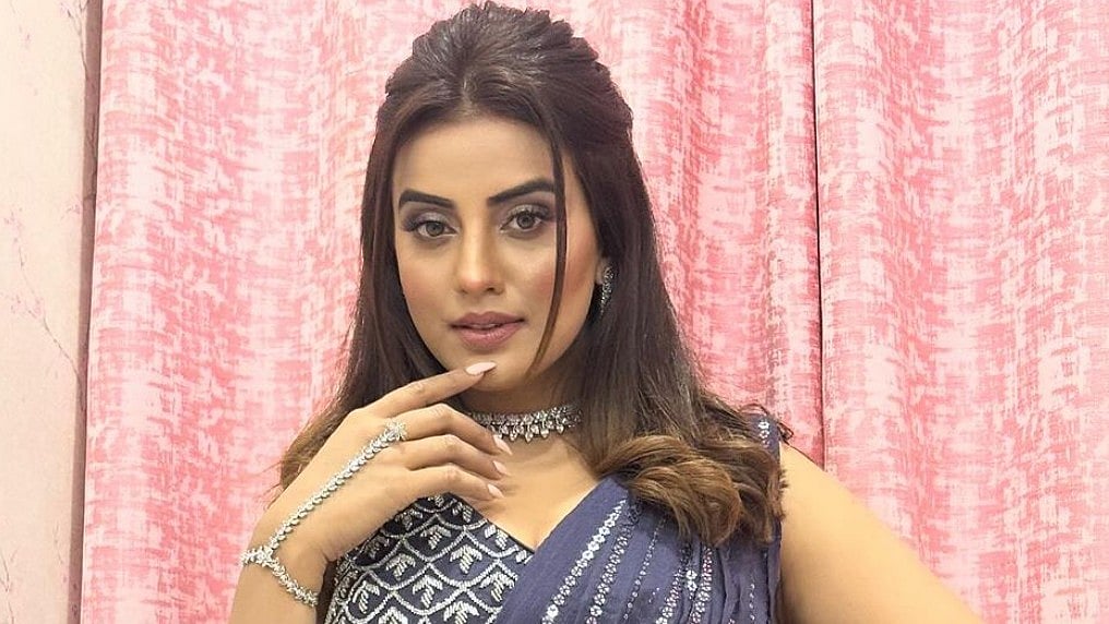 Instagram : Akshara Singh