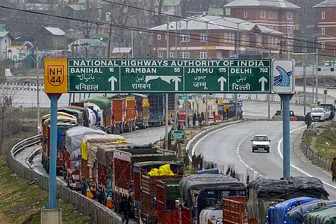 J&K highway closed for traffic