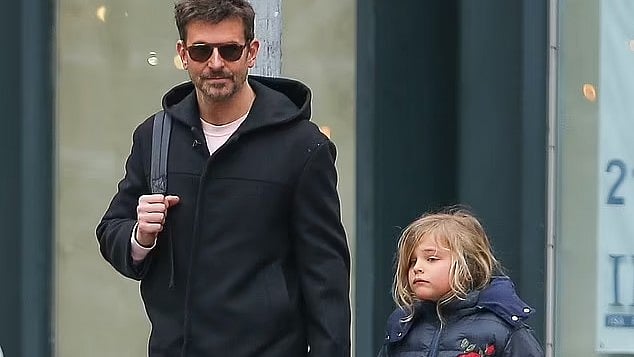 X : Bradley Cooper and his daughter, Lea