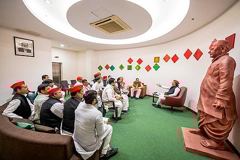 Akhilesh Yadav meets party workers