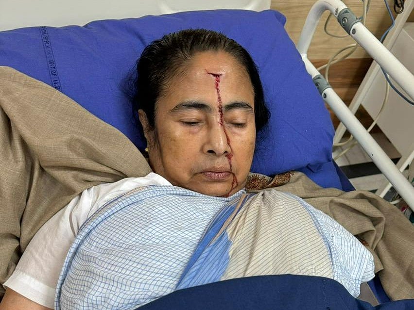 X/@AITCofficial
 : West Bengal CM Mamata Banerjee suffered injuries in an accident