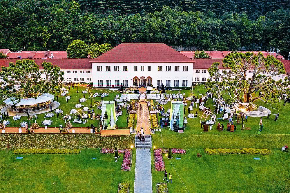 Fairytale Venue: Scenes from a marriage at a hotel in Srinagar 