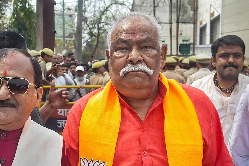 Kunwar Sarvesh Singh arrives to file nomination for LS polls