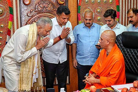 BJP candidates at Adichunchanagiri Mutt