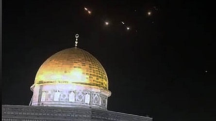 X/@nabeel_AMU : In a deadly aerial attack, hundreds of missiles and drones from Iran lights Israel's night sky on April 14 |