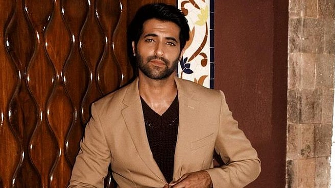 Instagram : Akshay Oberoi