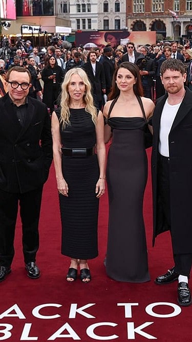 Vianney%20Le%20Caer%20%3A%20%E2%80%98Back%20To%20Black%E2%80%99%20Premiere