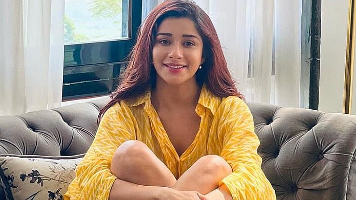 Instagram : Nyrraa Banerji