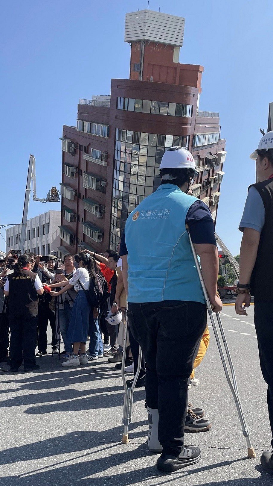 AP : The earthquake was the strongest the country has seen in 25 years |