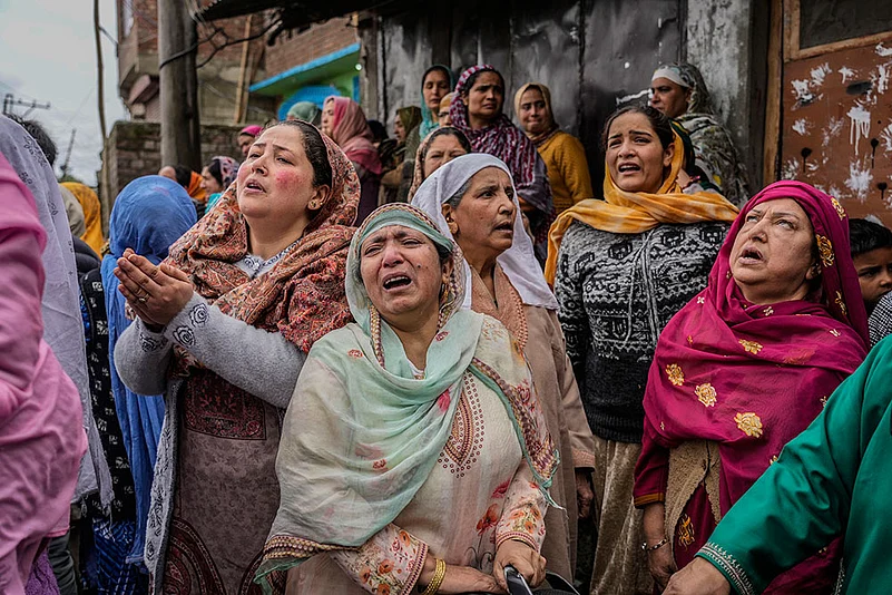 Srinagar Boat Capsizes