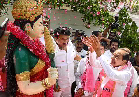 KCR's bus yatra