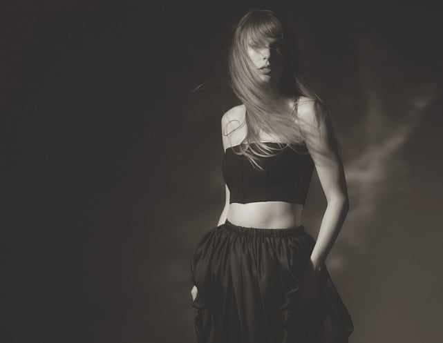 X : Taylor Swift Breaks Record