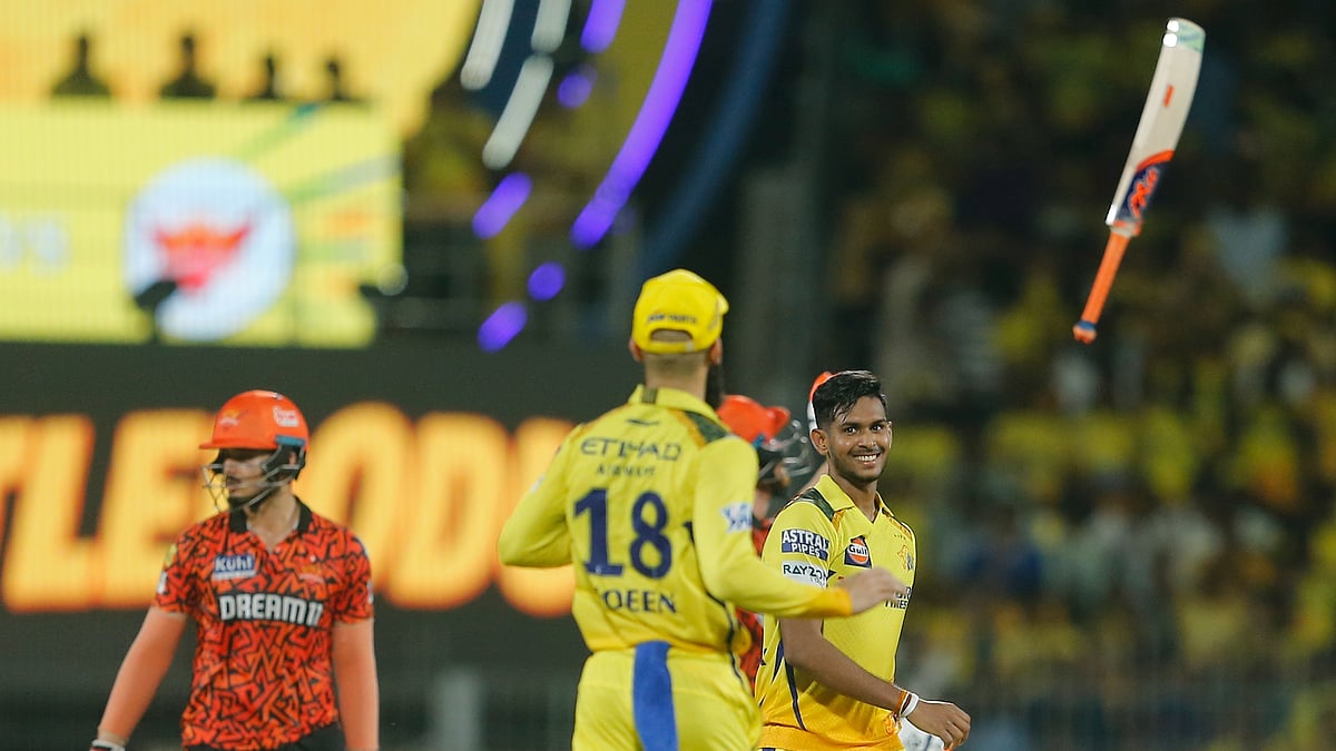 AP Photo/R.Parthiban : Chennai Super Kings' Matheesha Pathirana, right, celebrates the dismissal of Sunrisers Hyderabad's Heinrich Klaasen during the Indian Premier League cricket match between Chennai Super Kings and Sunrisers Hyderabad in Chennai.