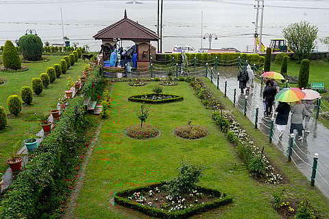 Weather: Rains in Srinagar