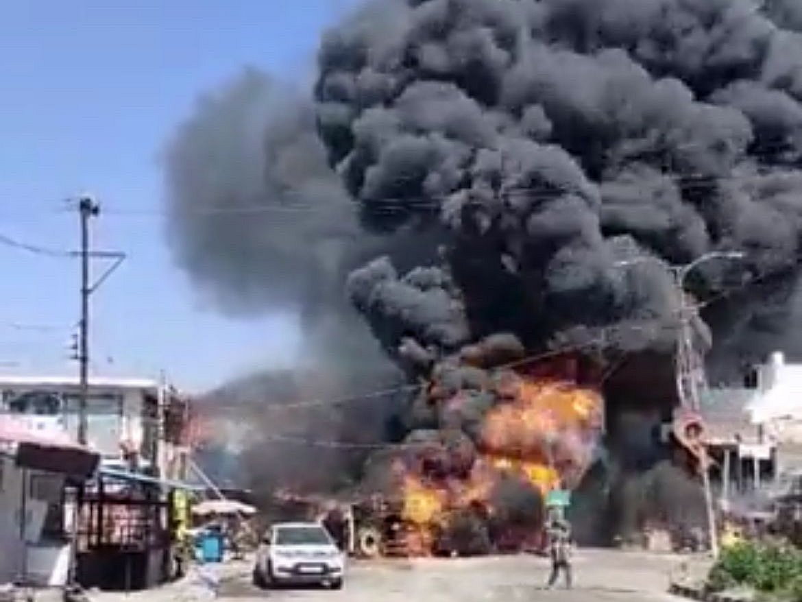 X Screengrab/@Agnihotriinc : Oil Tanker Overturns, Catches Fire In Himachal | 