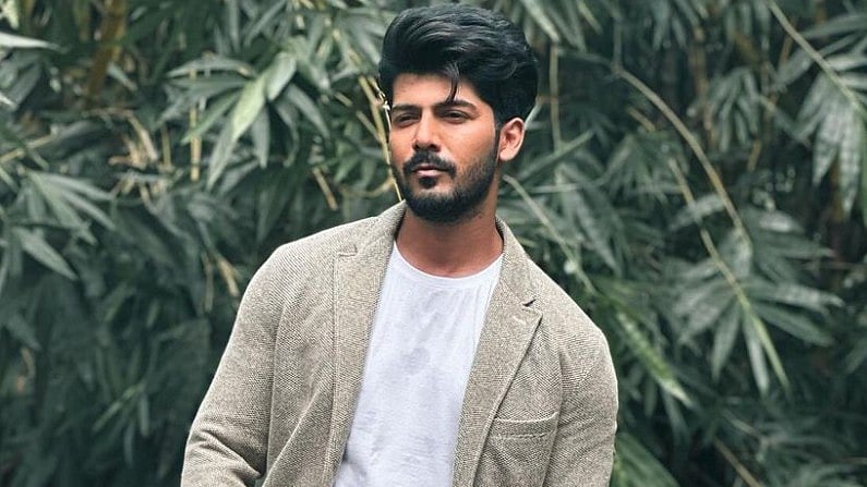 Instagram : Sheezan Khan