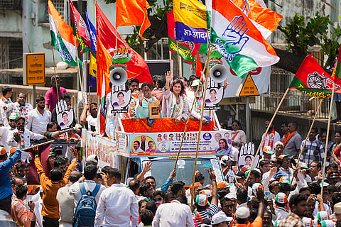 Varsha Gaikwad candidate file nominations