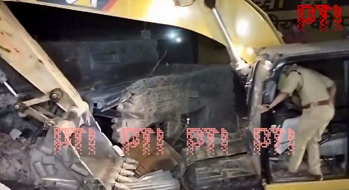 Uttar Pradesh: Muzaffarnagar Building Roof Collapses Killing 1, Trapping Nearly 25