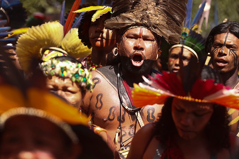 | Photo: AP/Luis Nova : Brazil Indigenous