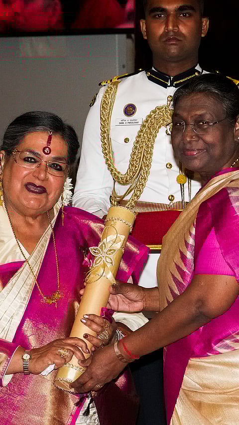 President Droupadi Murmu presented the Padma Shri in field of art to Usha Uthup.