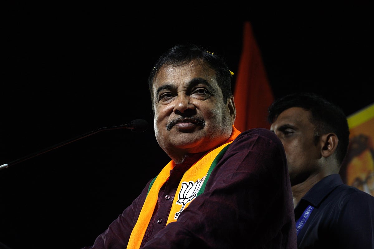 Union Minister Nitin Gadkari addresses a public rally ahead of the upcoming Lok Sabha election at Garib Nawaz Maidan, in Nagpur district. -  Photo by: Dinesh Parab/Outlook