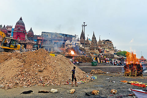 Glimpses of the City: Cremation at the Manikarnika Ghat
