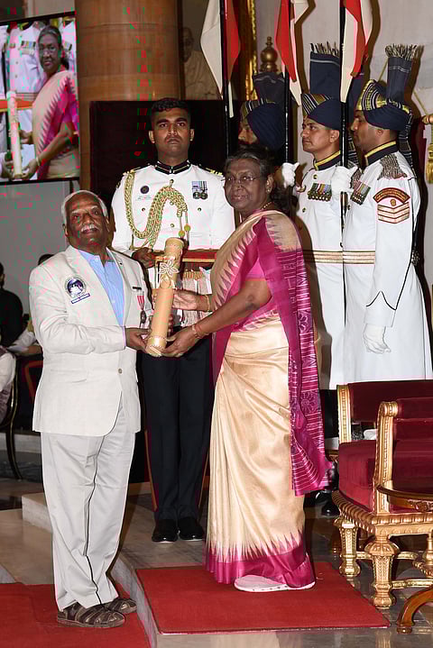 President Droupadi Murmu presented the Padma Shri in Sports to CR Chandrashekar.