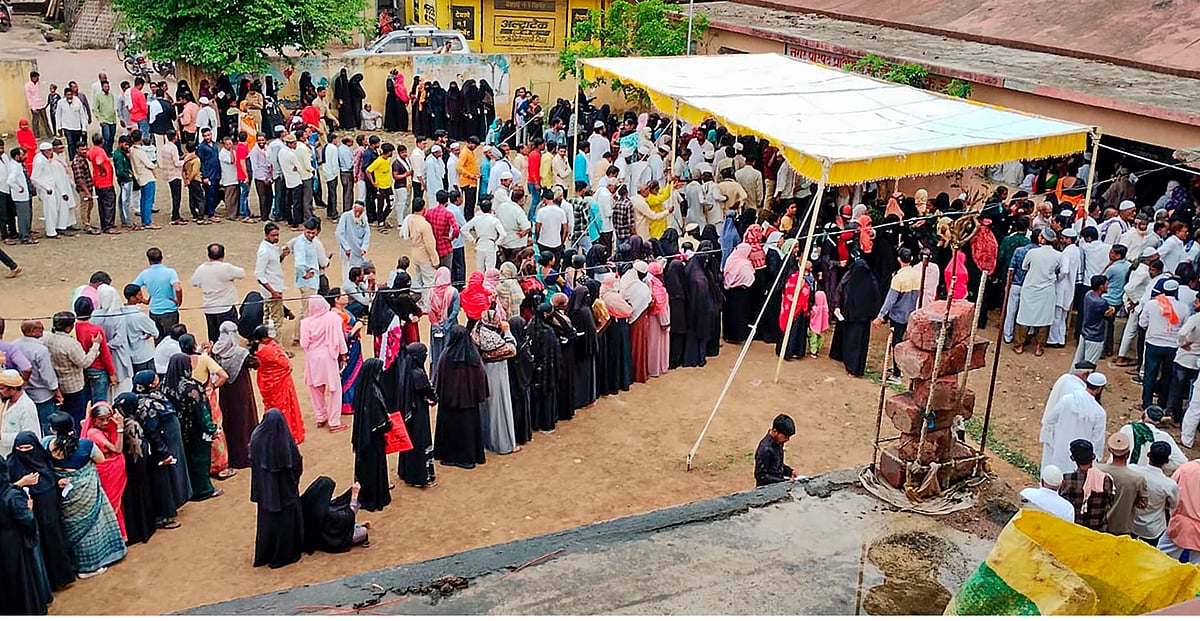 PTI : Tripura, Assam, Manipur, Chhattisgarh and West Bengal were among the states leading voter turnout at 7 pm