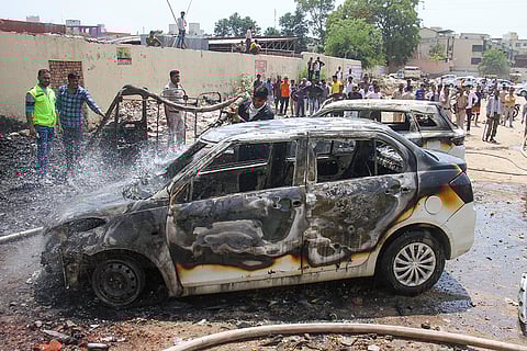 Parked vehicles caught fire in Gurugram