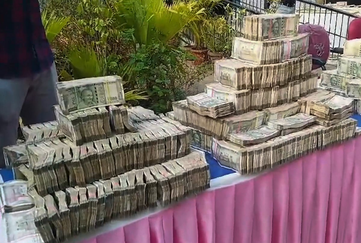 PTI : Acting on a tip-off, the police raided a jewellery store owner’s house in Brucepet police station area, sources said.