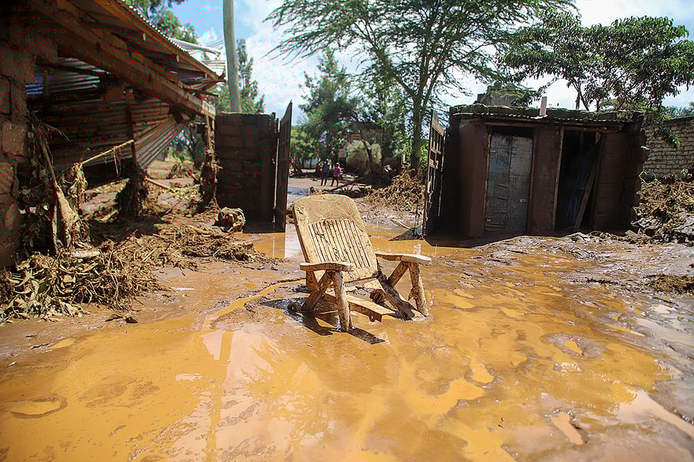 | Photo: AP/Patrick Ngugi : Kenya Dam Bursts