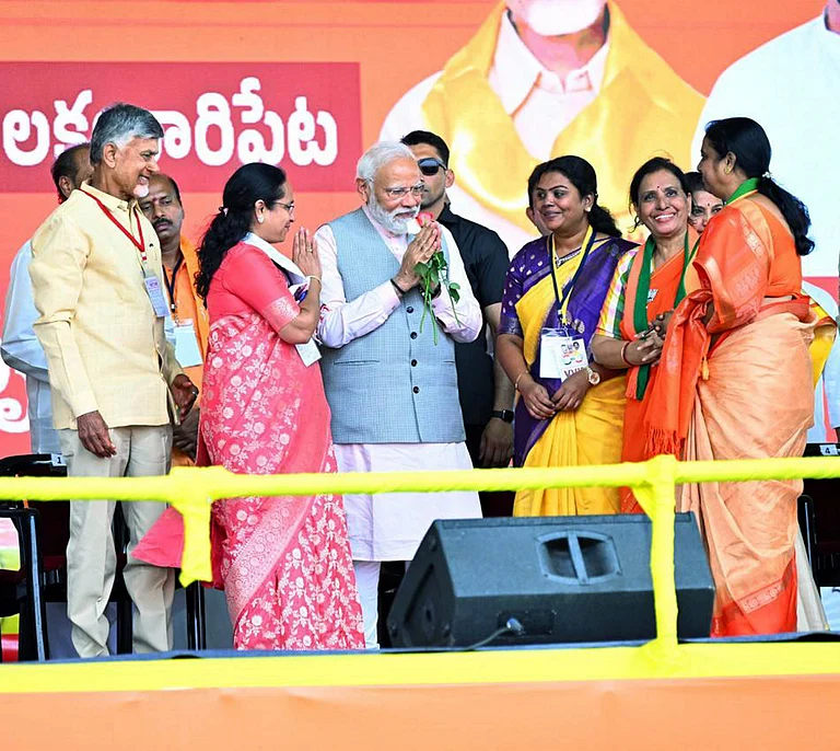 Prime Minister Narendra Modi with TDP chief N Chandrababu Naidu and other leaders - PTI