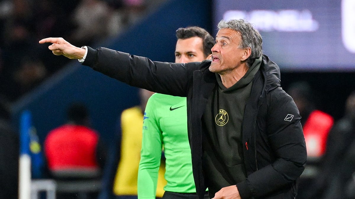 Luis Enrique's Paris Saint-Germain could wrap up a third straight Ligue 1 title on Wednesday at Lorient.