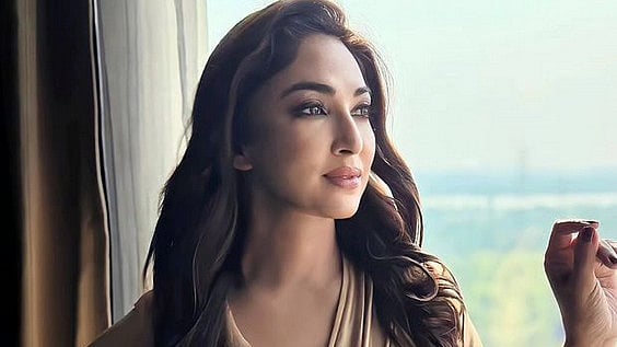 Instagram : Mouli Ganguly